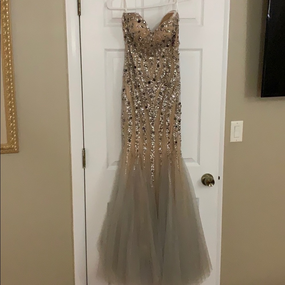 Prom/formal dress